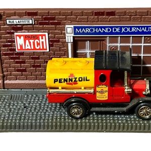 1920 Model T LLEDO, Days Gone Ford Tanker PENNZOIL with Matchbox Background